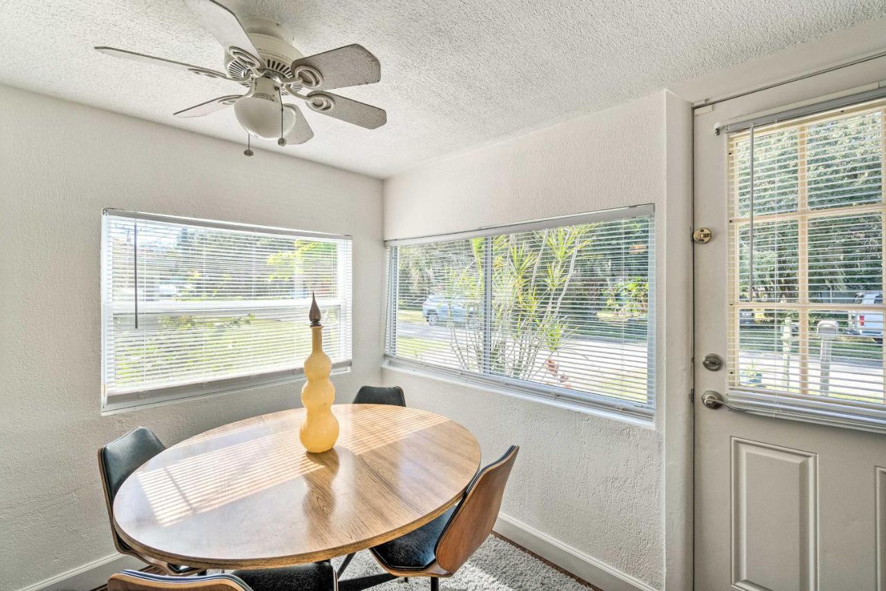 Tropical Port Charlotte Cottage - Walk To Bay! Exterior photo