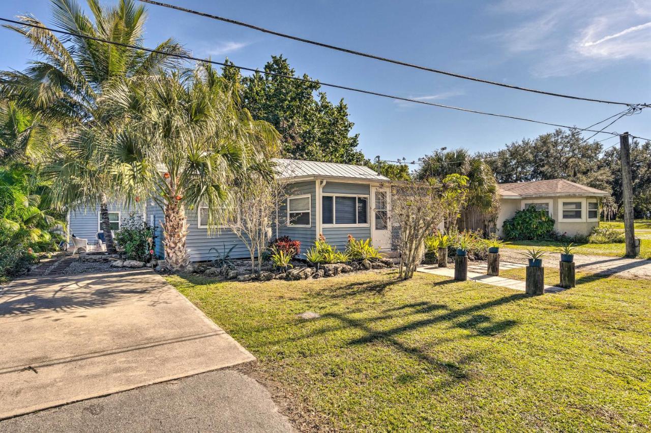 Tropical Port Charlotte Cottage - Walk To Bay! Exterior photo