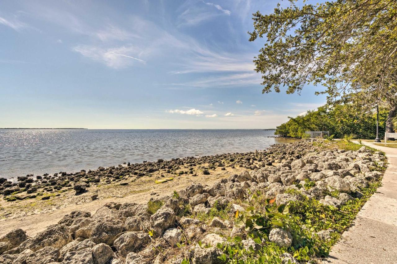 Tropical Port Charlotte Cottage - Walk To Bay! Exterior photo