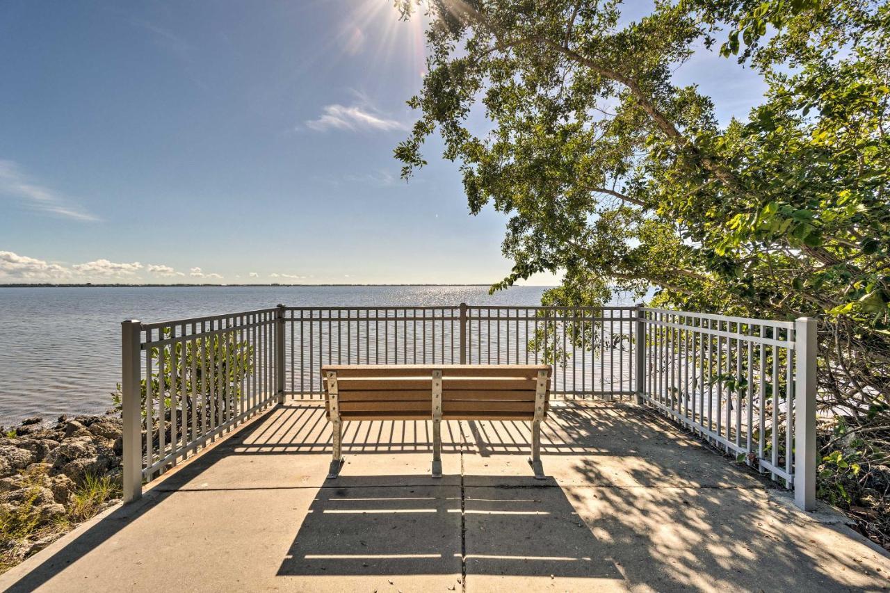 Tropical Port Charlotte Cottage - Walk To Bay! Exterior photo